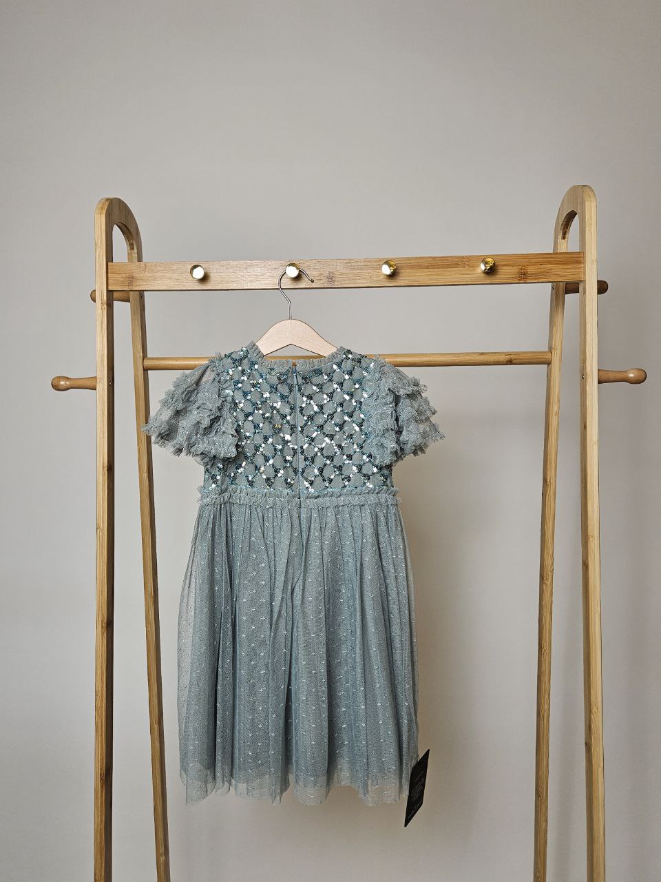 Needle & Thread